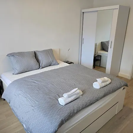 4 Vaerelses I Apartamento *